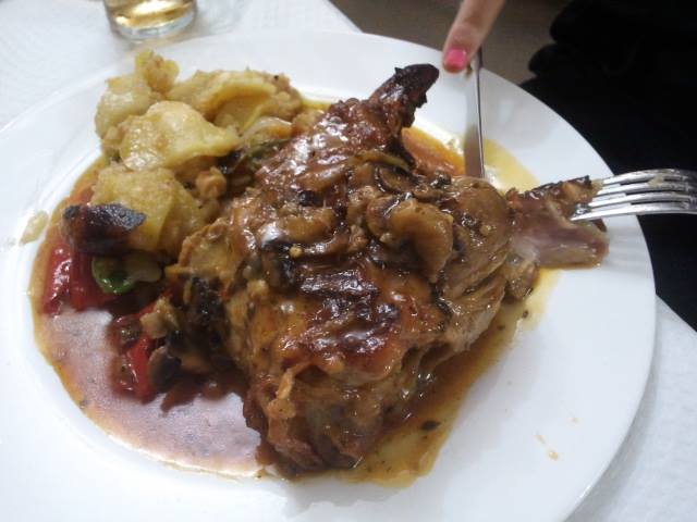 Codillo al horno moruno